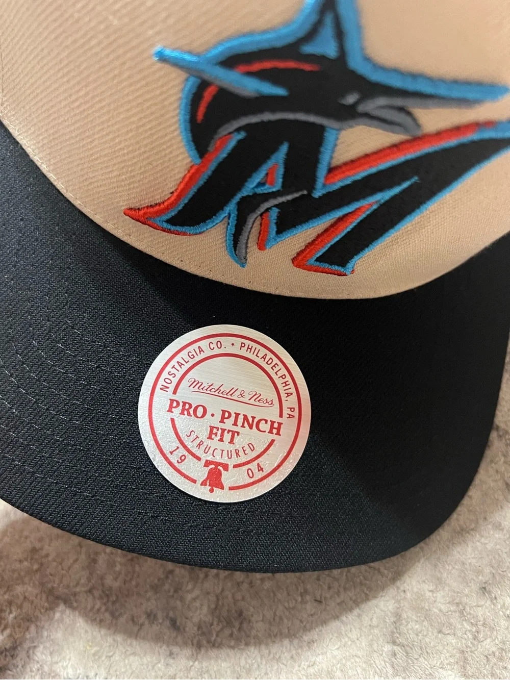 Mitchell & Ness Miami Marlins Pro Pinch Fit snapback hat